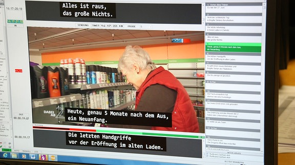 Ein Monitor zeigt Software zur Untertitelung