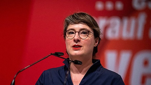 Ulrike Grosse-Röthig, DIE LINKE: „Frieden braucht mehr als Abschreckung, wirkliche Sicherheit kommt nicht aus Gewehrläufen.“