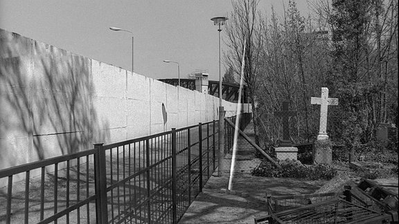 Mauer Liesenbrücke in Berlin