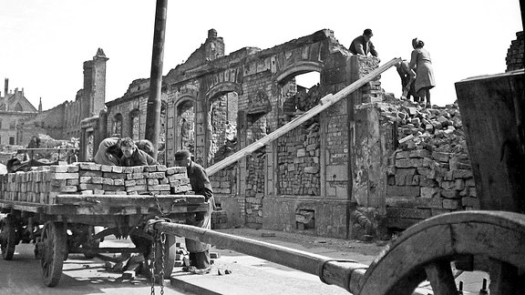 Beseitigung Trümmer Bergung Baumaterialien 1947 Katharinenstraße Leipzig,