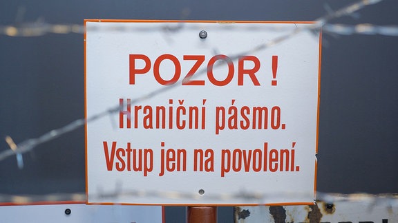 Schild "Sperrzone Grenze"