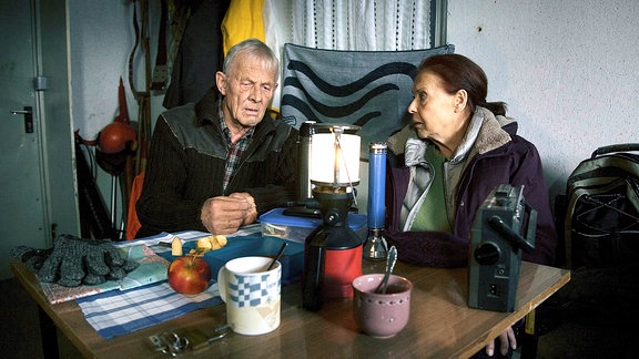 Otto Stein (Rolf Becker) und seine Frau Charlotte (Ursula Karusseit)