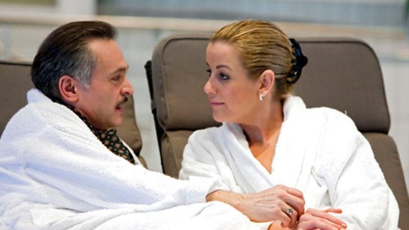 Sarah Marquardt trifft im Wellnesshotel auf Jürgen Rudolph.