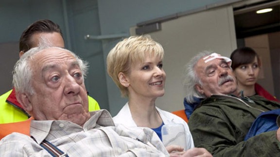 Unbeschadet kehren Fritz und Robert in die Klinik zurück.