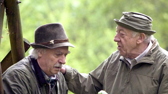 Fritz findet seinen Freund Robert völlig orientierungslos im Wald.