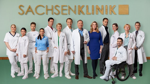 v.l.n.r.: Christina Petersen, Mai Duong Kieu, Jascha Rust, Arzu Bazman, Thomas Koch, Andrea Kathrin Loewig, Bernhard Bettermann, Thomas Rühmann, Alexa Maria Surholt, Julian Weigend, Annett Renneberg, Tan Caglar, Isabell Gerschke, Udo Schenk