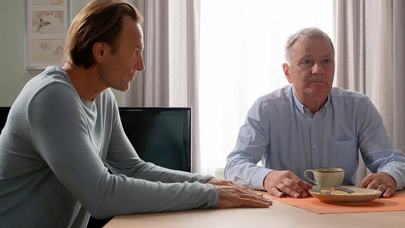 Dr. Martin Stein (Bernhard Bettermann) und Dr. Roland Heilmann (Thomas Rühmann).