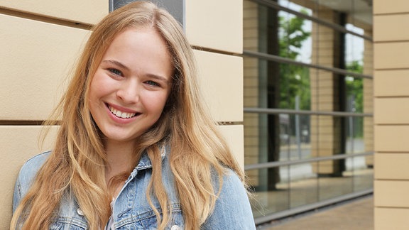 Darstellerin in einer Szene aus der Serie "In aller Freundschaft"