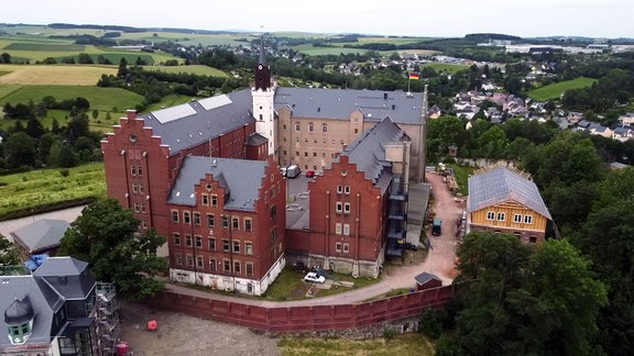 Blick auf ehemaliges Frauengefängnis Hoheneck II.