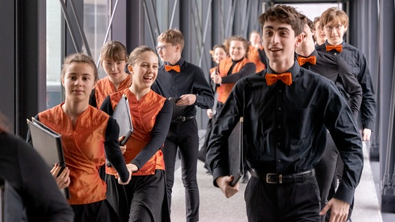 MDR-Kinderchor auf dem Weg zum Jubiläumskonzert im Gewandhaus