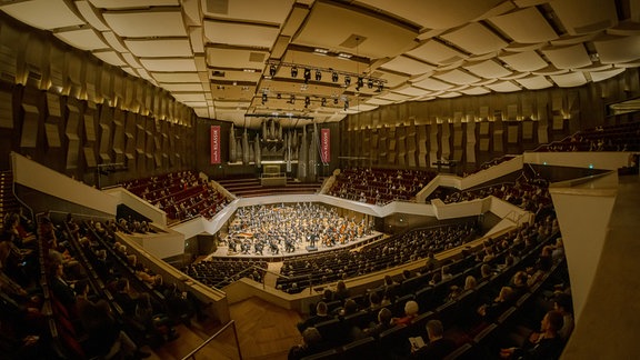 MDR-Sinfonieorchester und hr-Bigband spielen gemeinsam im Gewandhaus