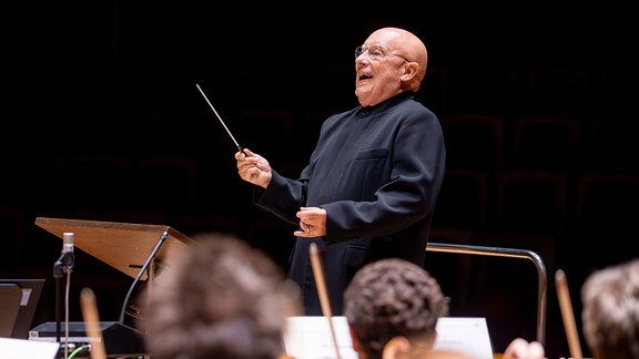 Das MDR-Sinfonieorchester spielt im Leipziger Gewandhaus das Eröffnungskonzert der MDR-Konzertsaison 2024/25