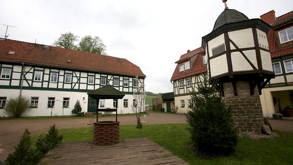 Gut Drebsdorf: ein Hof mit Fachwerkhäusern