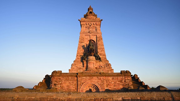 Kyffhäuserdenkmal im Abendlicht