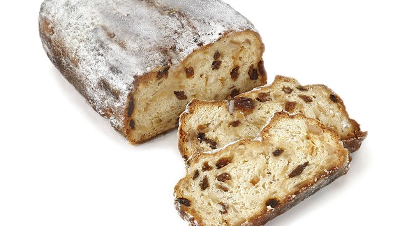 Angeschnittener Weihnachtsstollen