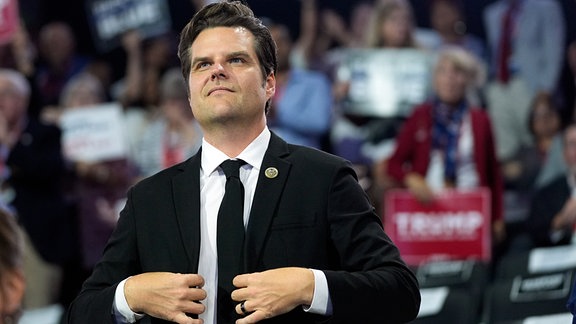 Matt Gaetz kommt während des zweiten Tages der Republican National Convention in das Fiserv Forum.