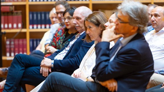 Filmpremiere mit Publikumsdialog am 20. August im Studienzentrum der Herzogin-Anna-Amalia-Bibliothek in Weimar. In ihrem Film erinnert Autorin Ute Gebhardt an die Verheerende Nacht, in der die Bibliothek brannte.