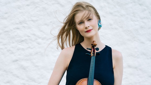 Cosima Soulez Larivière mit Violine