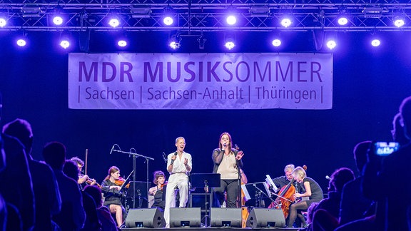 MDR-Musiksommer-Konzert in Freyburg mit Stefanie Heinzmann und Eva Schäfer