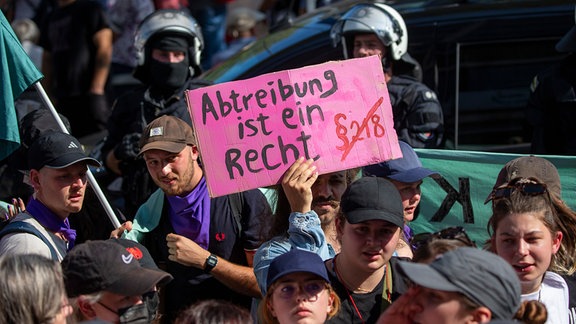 Demonstration für ein Ende des Strafrechts-Paragrafen 218, der Schwangerschaftsabbrüche grundsätzlich kriminalisiert.