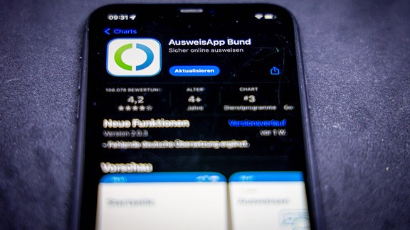 Die APP AusweisApp Bund auf einem Smartphone.