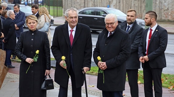 Zuzana Caputova, Praesidentin Slowakei mit Milos Zeman, Praesident Tschechien und Frank-Walter Steinmeier Bundespraesident Bundesrepublik Deutschland, rechts, anlaesslich 30 Jahre Mauerfall