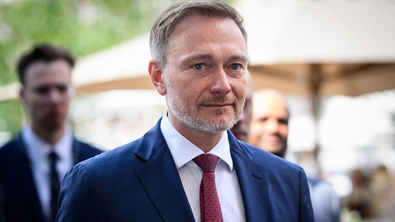 Portrait von Christian Lindner (FDP), Bundesminister der Finanzen, kommt zum Tag der deutschen Industrie 2024 des Bundesverbandes der Deutschen Industrie (BDI).