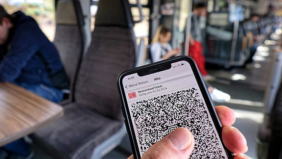 Deutschlandticket auf einem Smartphone