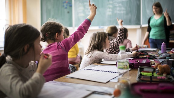 Grundschüler während des Unterrichts