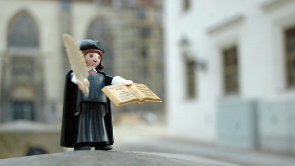 Playmobil-Sonderfigur Martin Luther zum 500. Jahrestag der Reformation im Jahr 2017. 