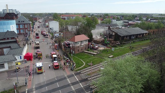 Brand einer Lagerhalle in Bernburg – Aufnahmen einer Drohne