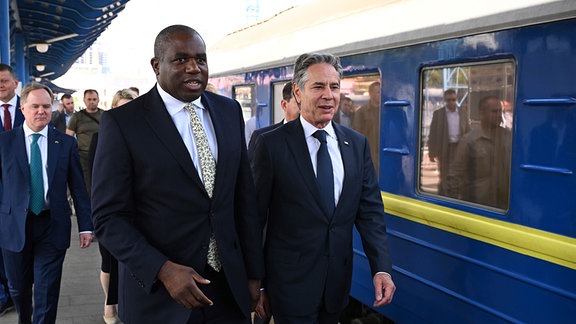 Die Außenminister der USA, Antony Blinken (rechts), und Großbritanniens, David Lammy, sind in Kiew eingetroffen.