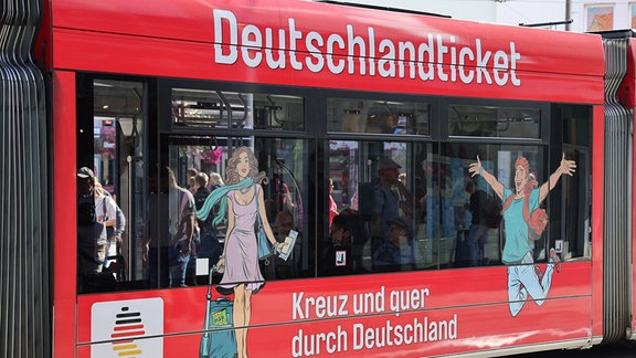  Eine Strassenbahn mit der Aufschrift Deutschlandticket