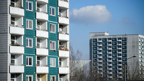  Außenansicht der größten Plattenbausiedlung Gorbitz in der sächsischen Landeshauptstadt Dresden