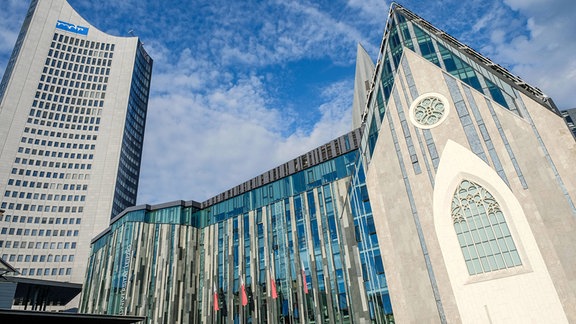 Aula und Universitaetskirche St. Pauli.