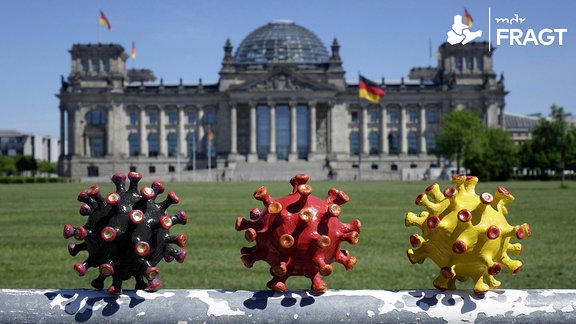 Corona-Modelle vor dem Reichstag