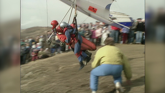 Ein Archivbild von einem Tandemdrachenflug