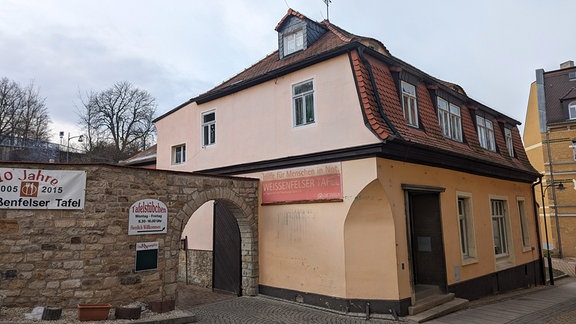 Das Gebäude der Tafel Weißenfels von außen.