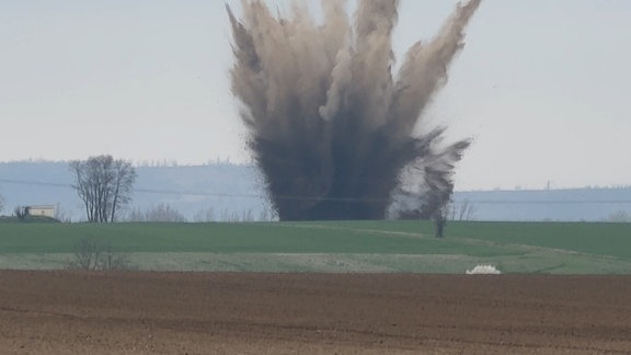 Bei Braunsbedra ist eine Fliegerbombe aus dem Zweiten Weltkrieg gesprengt worden. 