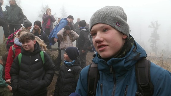 Schüler Arjen bei der Sternwanderung zum Brocken mit Mauerfall-Gedenken