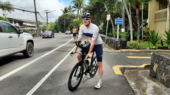 Tino Warnecke beim Training auf Hawaii auf dem Rad