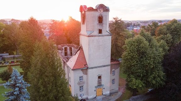 Brandruine der Stadtkirche in Großröhrsdorf.