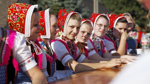 Sorbinnen in Schleifer Tracht 