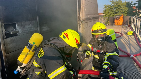 Feuerwehrleute bei einer Übung