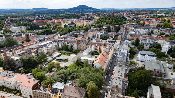 Blick auf die Stadt an der polnischen Grenze. (Luftaufnahme mit Drohne)