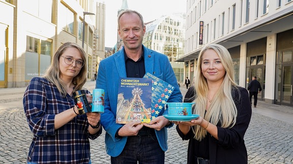 Weihnachtsmarkt Chemnitz - Präsentation Glühweintassen und Kindergeschirr