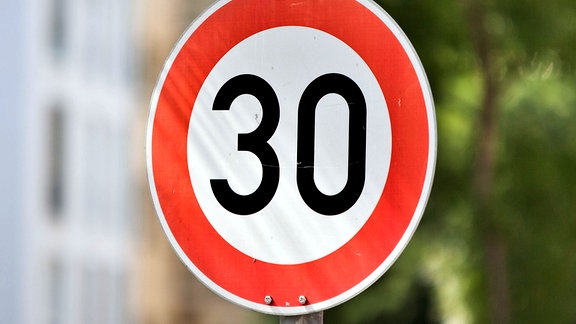 Tempo-30-Schild