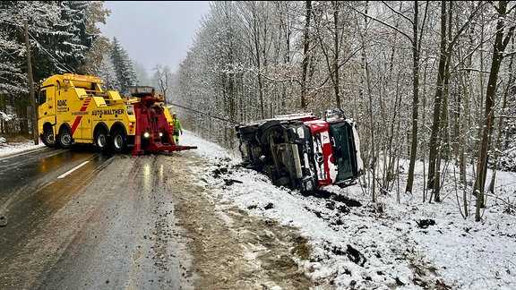 Unfall Winterdienstfahrzeug