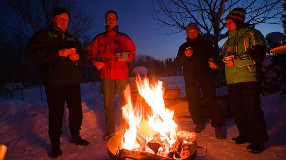 Lagerfeuer mit Glühwein