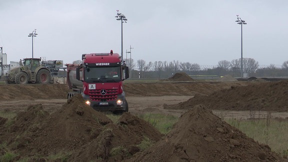 Deutsche Aircraft baut ein neues Flugzeugwerk am Flughafen Leipzig/Halle